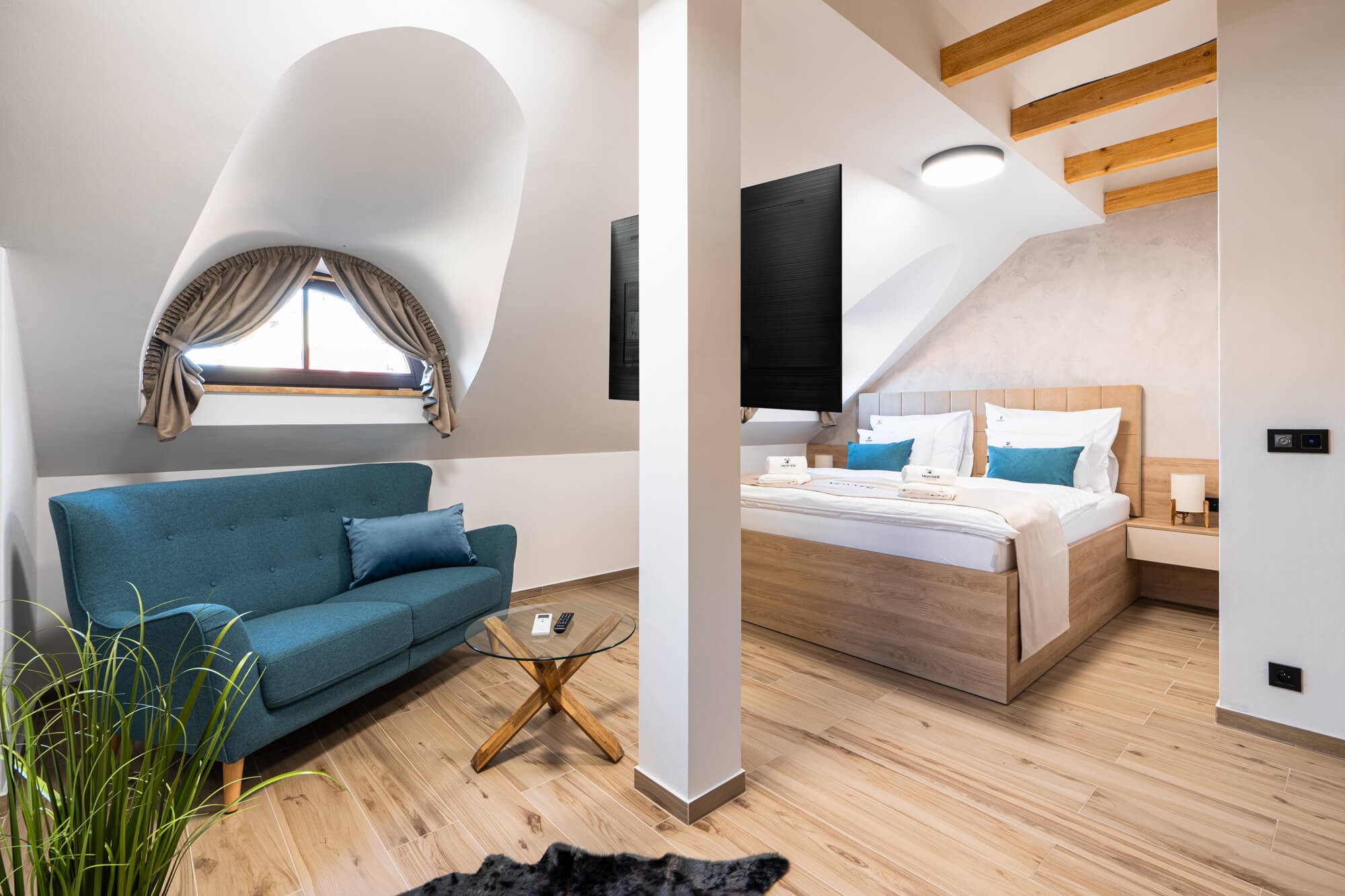 Liščí vrch – podkrovní dvoulůžkový pokoj Deluxe – fotografie 6